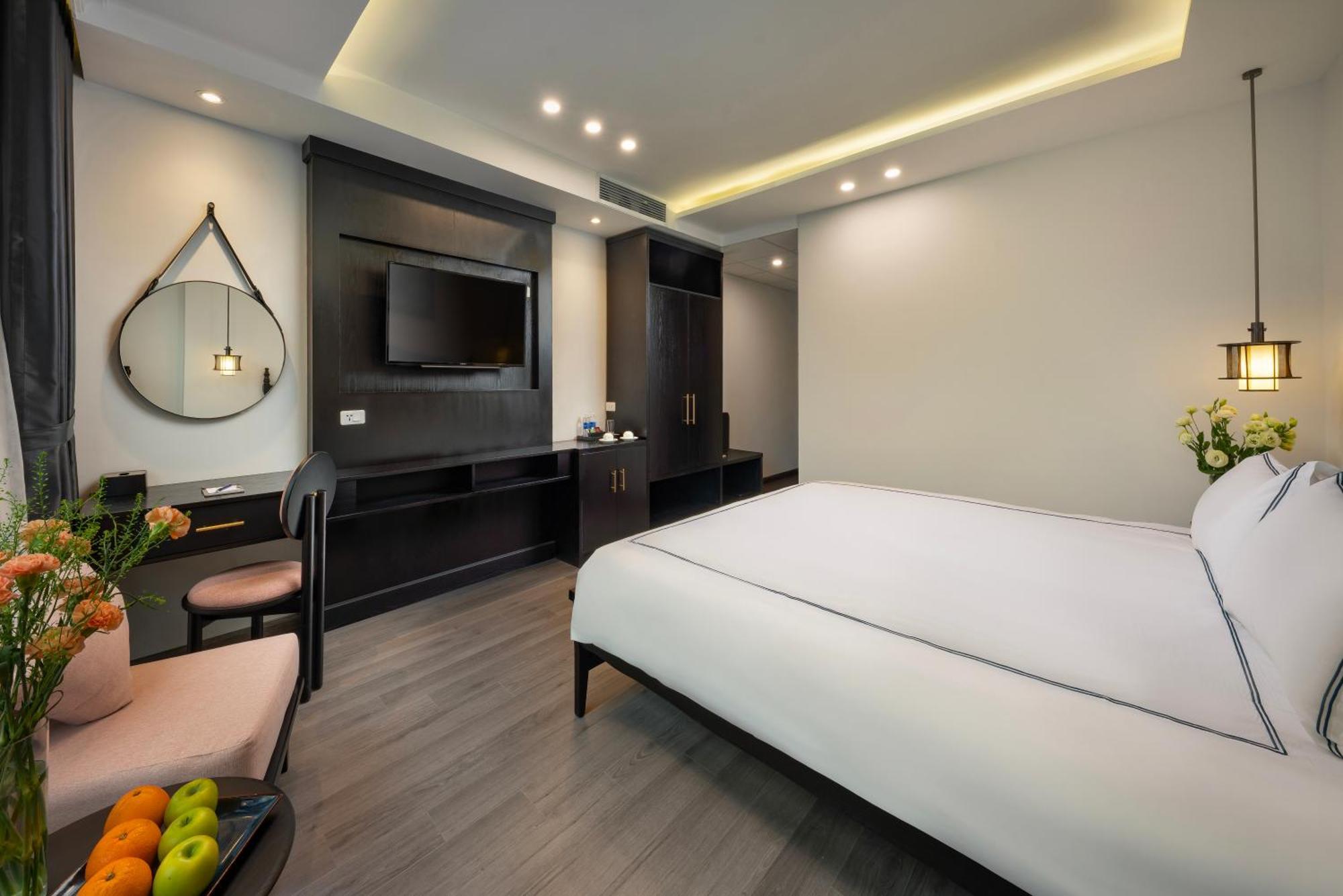 Phòng Luxury Giường Đôi/2 Giường Đơn Với Cửa Sổ Nhìn Ra Khu Phố Cổ